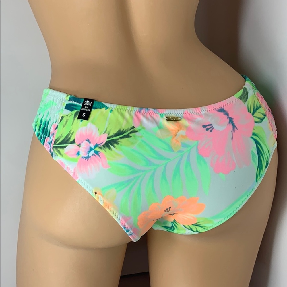 Pink Victoria’s Secret mini cheekster floral